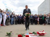 Послы стран ЕС в Беларуси возложили цветы на месте гибели участника протеста Послы стран ЕС в Беларуси возложили цветы на месте гибели участника протеста