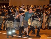 Протесты в Беларуси после выборов: Тихановская призвала силовиков остановить насилие Протесты в Беларуси после выборов: Тихановская призвала силовиков остановить насилие