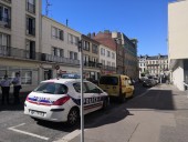Во Франции мужчина несколько часов удерживал заложников в банке, требуя освободить детей Палестины Во Франции мужчина несколько часов удерживал заложников в банке, требуя освободить детей Палестины