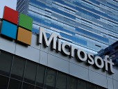 Microsoft разрешила своим сотрудникам работать удаленно до следующего года Microsoft разрешила своим сотрудникам работать удаленно до следующего года