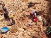 В Конго в результате обвала шахты по добыче золота погибли 50 человек В Конго в результате обвала шахты по добыче золота погибли 50 человек