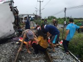 Жертвами столкновение автобуса и поезда в Таиланде стали 17 человек, почти 30 пострадали Жертвами столкновение автобуса и поезда в Таиланде стали 17 человек, почти 30 пострадали