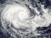 Во Вьетнаме эвакуируют миллион человек из-за приближения тайфуна