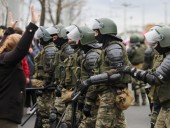Во время протестов в Беларуси в воскресенье задержали более 300 человек Во время протестов в Беларуси в воскресенье задержали более 300 человек