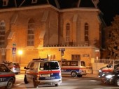 В Вене возле синагоги террорист подорвал “пояс смертника” В Вене возле синагоги террорист подорвал “пояс смертника”