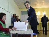 На избирательном участке в Тбилиси заранее продезинфицировали кабинку для бизнесмена Иванишвили На избирательном участке в Тбилиси заранее продезинфицировали кабинку для бизнесмена Иванишвили