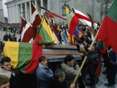 Литва призвала ЕС защитить от Москвы судей, вынесших приговор россиянам по делу о расстреле протеста в 1991 году Литва призвала ЕС защитить от Москвы судей, вынесших приговор россиянам по делу о расстреле протеста в 1991 году