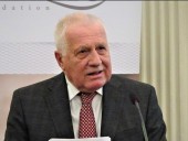 Бывший президент Чехии поддержал митинг против карантинных ограничений в Праге Бывший президент Чехии поддержал митинг против карантинных ограничений в Праге