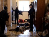 Штурм здания Конгресса США: стало известно о многочисленных ранениях и выстреле Штурм здания Конгресса США: стало известно о многочисленных ранениях и выстреле