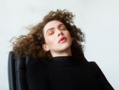 СМИ: в Афинах погибла британская певица Sophie
