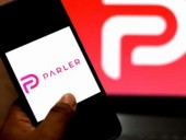 Скандальная сеть Parler возобновила работу Скандальная сеть Parler возобновила работу