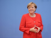 Меркель допускает введение новых санкций из-за ареста Навального