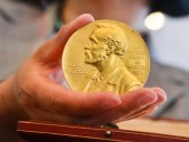 На Нобелевскую премию мира 2021 года номинировано более 300 кандидатов На Нобелевскую премию мира 2021 года номинировано более 300 кандидатов
