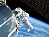 Астронавты NASA вышли в открытый космос для монтажных работ Астронавты NASA вышли в открытый космос для монтажных работ