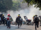Протесты в Мьянме: военные убили 7-летнюю девочку Протесты в Мьянме: военные убили 7-летнюю девочку