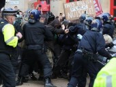 В Британии протестуют против закона о расширении полномочий полиции В Британии протестуют против закона о расширении полномочий полиции