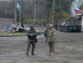 Транспорт российских миротворцев подорвался на мине в Нагорном Карабахе Транспорт российских миротворцев подорвался на мине в Нагорном Карабахе