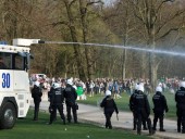 В Брюсселе из-за первоапрельской шутки задержали 100 человек В Брюсселе из-за первоапрельской шутки задержали 100 человек