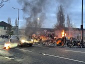 В Северной Ирландии уже шестую ночь продолжаются беспорядки: пострадали десятки полицейских В Северной Ирландии уже шестую ночь продолжаются беспорядки: пострадали десятки полицейских