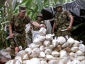 Боливийская полиция обнаружила и уничтожила три мега-фабрики по производству кокаина Боливийская полиция обнаружила и уничтожила три мега-фабрики по производству кокаина