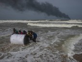 У побережья Шри-Ланки горит контейнеровоз с азотной кислотой, пластмассой и химикатами У побережья Шри-Ланки горит контейнеровоз с азотной кислотой, пластмассой и химикатами