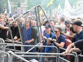 Антикарантинные протесты в Лондоне: полиция арестовала демонстрантов