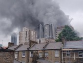 Взрыв на станции метро в Лондоне: загорелось шесть авто и телефонная будка, пострадали два человека Взрыв на станции метро в Лондоне: загорелось шесть авто и телефонная будка, пострадали два человека