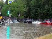 Апокалиптический ливень в Москве: дороги и улицы превратились в реки, а несколько станций метро - залило Апокалиптический ливень в Москве: дороги и улицы превратились в реки, а несколько станций метро - залило