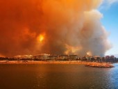 Средиземноморские страны страдают от лесных пожаров и рекордной жары Средиземноморские страны страдают от лесных пожаров и рекордной жары