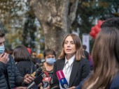 В Грузии мужчина пытался наехать на лидера оппозиции Хатию Деканоизде. Полиция расследует мелкое хулиганство В Грузии мужчина пытался наехать на лидера оппозиции Хатию Деканоизде. Полиция расследует мелкое хулиганство