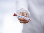 Английские ученые предположили, что вакцинированные против COVID-19 могут так же передать Delta, как и невакцинированные Английские ученые предположили, что вакцинированные против COVID-19 могут так же передать Delta, как и невакцинированные