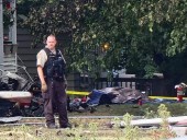 В США самолет упал на жилой дом: есть погибшие
