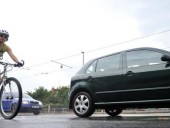 Правило 1,5 метра будет введено в действие в Чехии для автомобилистов Правило 1,5 метра будет введено в действие в Чехии для автомобилистов