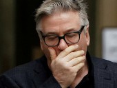 В США простились с Галиной Хатчинс. На церемонию пришел Болдуин В США простились с Галиной Хатчинс. На церемонию пришел Болдуин