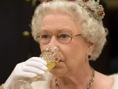 Королева Елизавета II отказалась от алкоголя по рекомендации врачей Королева Елизавета II отказалась от алкоголя по рекомендации врачей