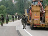 Войска НАТО патрулируют границу Косово и Сербии после блокады грузовиков Войска НАТО патрулируют границу Косово и Сербии после блокады грузовиков