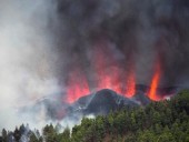 Извержение вулкана в Испании: жителей эвакуируют Извержение вулкана в Испании: жителей эвакуируют