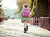 В Польше 10-летняя девочка пришла в школу пьяная и с алкоголем в рюкзаке В Польше 10-летняя девочка пришла в школу пьяная и с алкоголем в рюкзаке