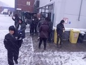 Мигранты на границе Польши и Беларуси впервые в жизни увидели снег Мигранты на границе Польши и Беларуси впервые в жизни увидели снег
