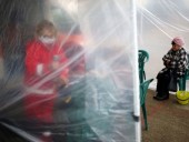 Болгария ужесточает условия прибытия туристов из-за всплеска заражений COVID-19