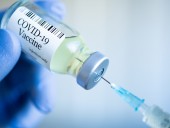 В Великобритании от COVID-19 умерла 24-летняя беременная: ее отец обвиняет в смерти антивакцинаторов