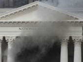 Пожар в парламенте ЮАР снова взяли под контроль