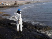 Волны от извержения вулкана вблизи Тонга вызвали разлив нефти в Перу Волны от извержения вулкана вблизи Тонга вызвали разлив нефти в Перу