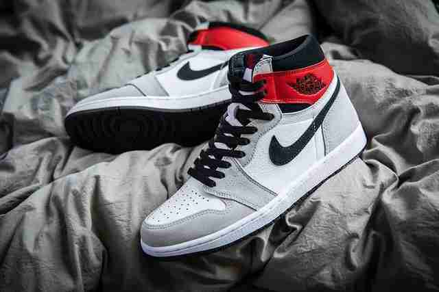 Air Jordan 4 и Air Jordan 1: Культовая Обувь, Которую Стоит Купить в 2023 году Air Jordan 4 и Air Jordan 1: Культовая Обувь, Которую Стоит Купить в 2023 году